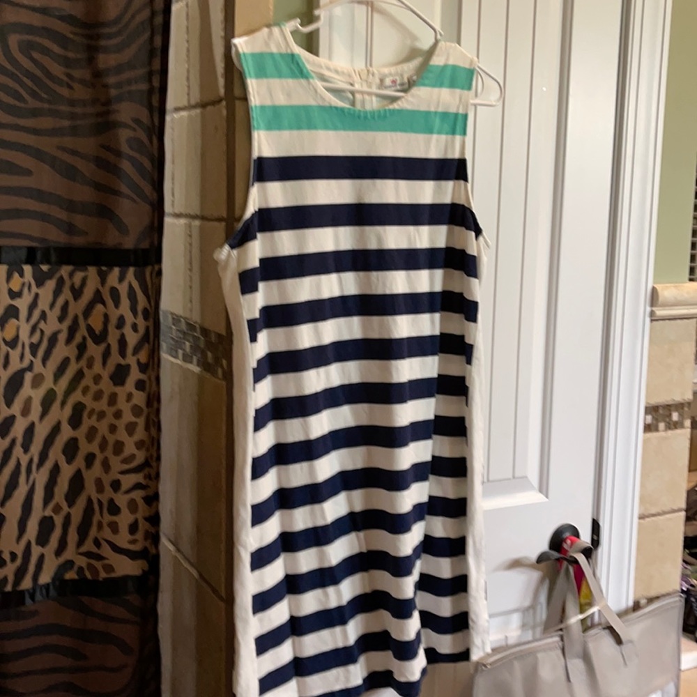 Vineyard vines dress